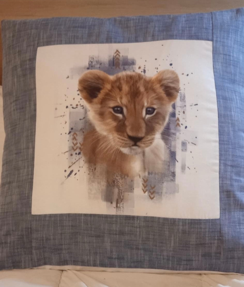 Cassoliv coupon tissu lion en popeline de coton Oeko-tex 129g/m2